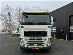 Volvo FH 500 GLOBETROTTER, DYNAMIC STEERING, ADR, LOW KM!