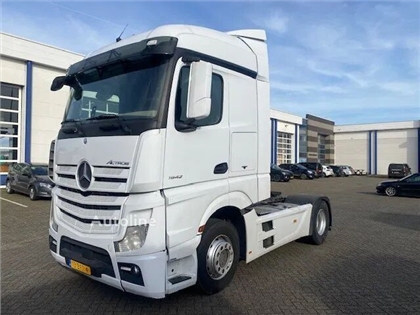 Mercedes Actros Ciągnik siodłowy Mercedes-Benz Actros 1942 Actros streamspace , euro 6, spoilers skirts, 2 stuk