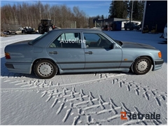 Sprzedam sedan Mercedes-Benz 200 poprzez aukcję