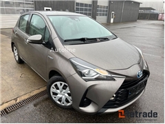 Sprzedam hatchback Toyota Yaris 1.5 Hybrid E-CVT p