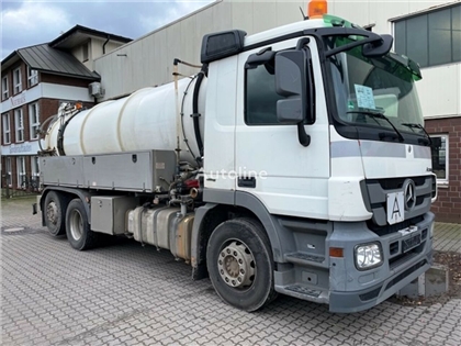 Samochód asenizacyjny Mercedes-Benz 2544 Actros FF