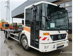 Śmieciarka Mercedes-Benz 2633 6x2 EEV Econic Fahrg