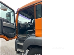 Zamiatarka MAN TGS 18.320 4x2 Bucher Optifant 70