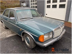 Sprzedam sedan Mercedes-Benz 300D poprzez aukcję