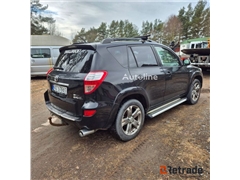 Sprzedam crossover Toyota RAV4 poprzez aukcję