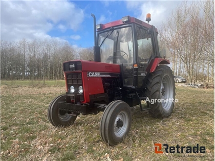 Sprzedam ciągnik kołowy Case IH 685XL poprzez aukc