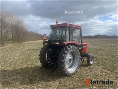 Sprzedam ciągnik kołowy Case IH 685XL poprzez aukc