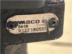 Kompresor pneumatyczny WABCO 9127180000 do ciągnik