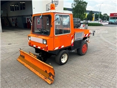 Wielofunkcyjna maszyna komunalna Hako Trac 4000 Wi