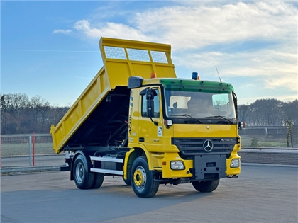 Mercedes Actros 1832  WYWROTKA 4,60 m + BORDMATIC