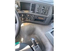 Volvo FM 330 2 temp koelvriesbak , 760 lang, 2 comp, car