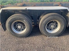 Volvo FM 440 8x4 ,containersysteem, handgeschakeld, luch