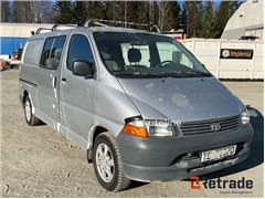 Sprzedam kombi minibus Toyota HIACE poprzez aukcję