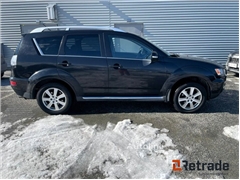 Sprzedam crossover Mitsubishi Outlander poprzez au