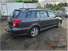 Sprzedam kombi Toyota AVENSIS poprzez aukcję