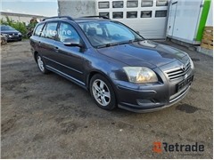 Sprzedam kombi Toyota AVENSIS poprzez aukcję