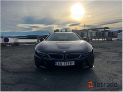 Sprzedam coupé BMW i8 poprzez aukcję
