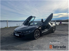 Sprzedam coupé BMW i8 poprzez aukcję