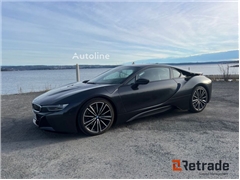 Sprzedam coupé BMW i8 poprzez aukcję