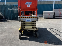 Sprzedam podnośnik nożycowy JLG 3246ES poprzez auk