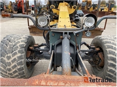 Sprzedam równiarka New Holland F106.7A poprzez auk