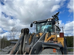 Sprzedam ładowarka kołowa Volvo L180H poprzez aukc