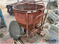Sprzedam pojemnik do betonu Betonspand 500kg poprz