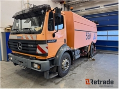 Sprzedam zamiatarka Mercedes-Benz 1827/42 poprzez