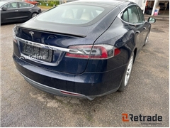 Sprzedam liftback Tesla Model S poprzez aukcję