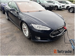 Sprzedam liftback Tesla Model S poprzez aukcję