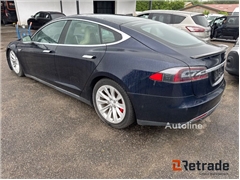 Sprzedam liftback Tesla Model S poprzez aukcję