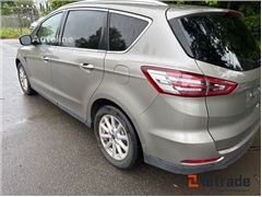 Sprzedam minivan Ford S-MAX poprzez aukcję
