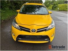 Sprzedam mikrovan Toyota Sportsvan poprzez aukcję