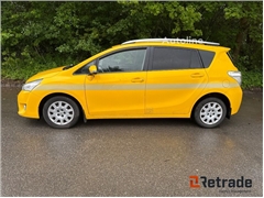 Sprzedam mikrovan Toyota Sportsvan poprzez aukcję