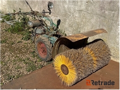 Sprzedam zamiatarkę ręczną Irus U1200 poprzez aukc
