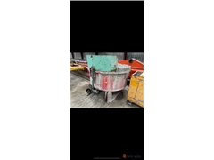 Sprzedam betoniarkę Building equipment and accesso