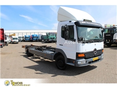Mercedes Atego Ciężarówka podwozie Mercedes-Benz Atego 918 + MANUAL + EURO 2