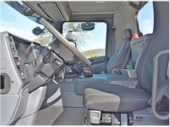 SCANIA P250  WYWROTKA 4,75m + HMF 635 K2 + PILOT