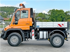 Mercedes UNIMOG V 400  Wywrotka 2,40  4x4  STAN