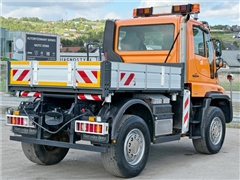 Mercedes UNIMOG V 400  Wywrotka 2,40  4x4  STAN