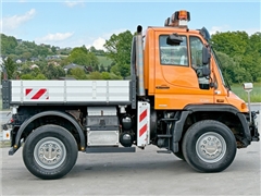 Mercedes UNIMOG V 400  Wywrotka 2,40  4x4  STAN