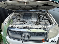 Sprzedam pick-up Toyota HILUX 4WD poprzez aukcję