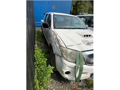 Sprzedam pick-up Toyota HILUX 4WD poprzez aukcję