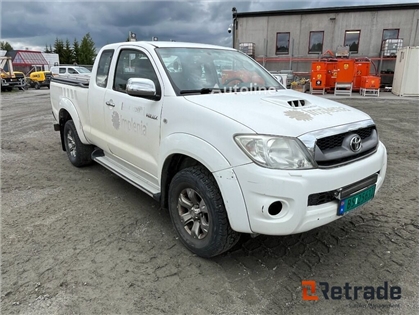 Sprzedam pick-up Toyota HILUX 4WD poprzez aukcję