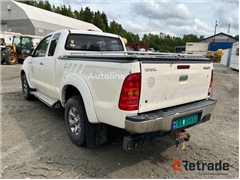 Sprzedam pick-up Toyota HILUX 4WD poprzez aukcję