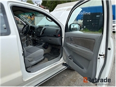Sprzedam pick-up Toyota HILUX 4WD poprzez aukcję