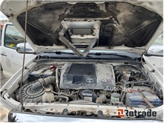 Sprzedam pick-up Toyota HILUX 4WD poprzez aukcję