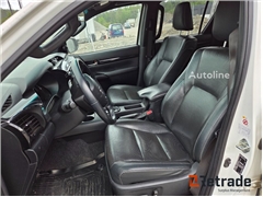 Sprzedam pick-up Toyota TOYOTA HILUX poprzez aukcj