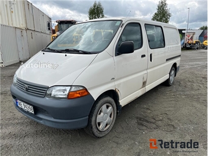 Sprzedam kombi minibus Toyota Hiace poprzez aukcję