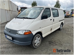 Sprzedam kombi minibus Toyota Hiace poprzez aukcję